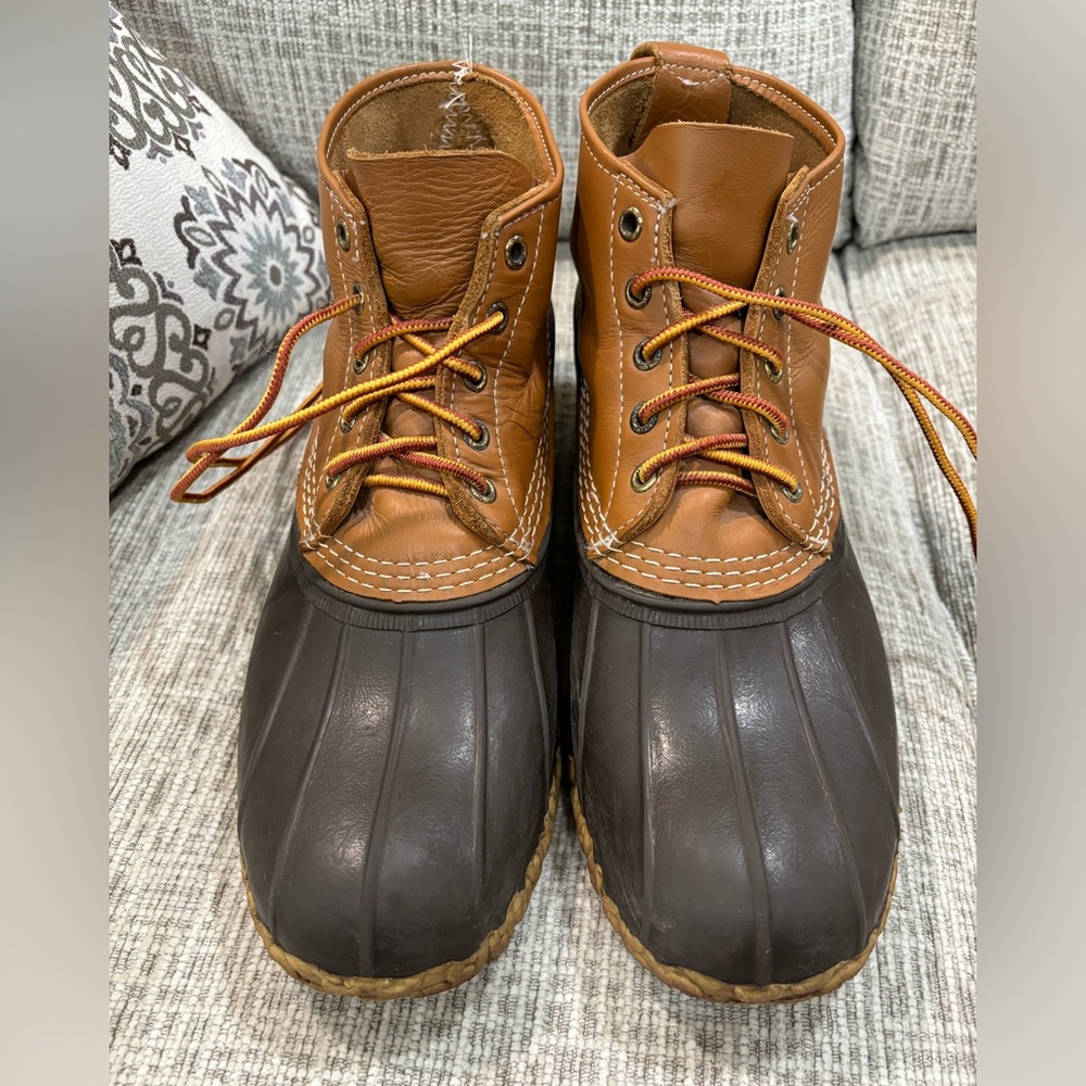 LL Bean boots men’s size HM, which is the same as men’s size 10